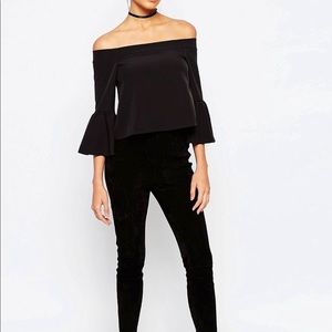 NWT!! Off The Shoulder Top With Ruffle Sleeves
